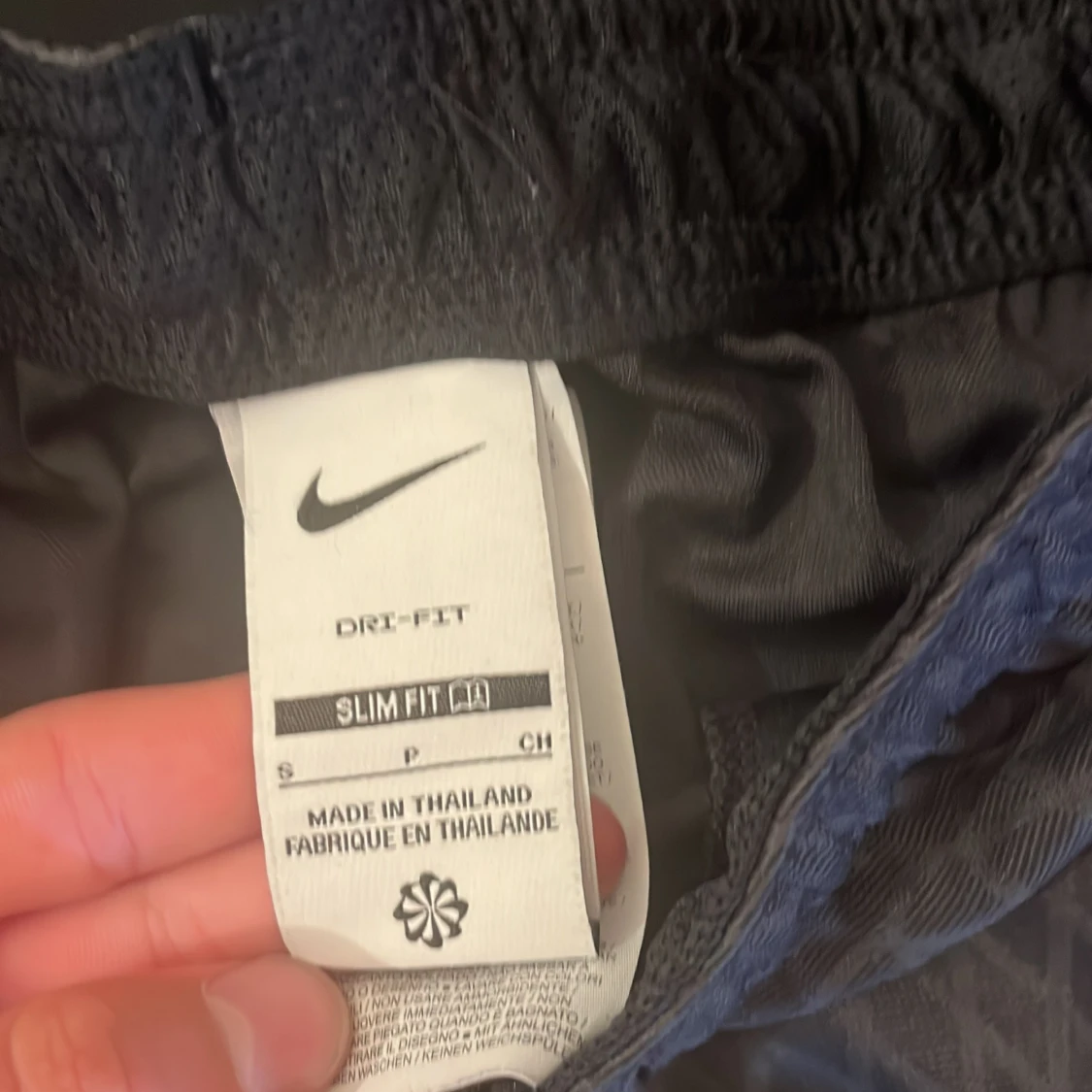 Chelsea svart och vit fotbollströja & shorts Nike. Storlek S - 4