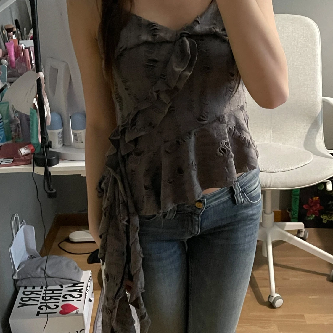 Grå omlott topp med volang och snörning - 2