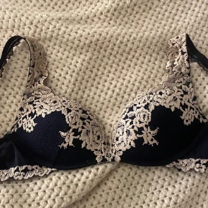 Intimissimi bh - I bra skick, säljer då den är för stor! Användt sparsamt!