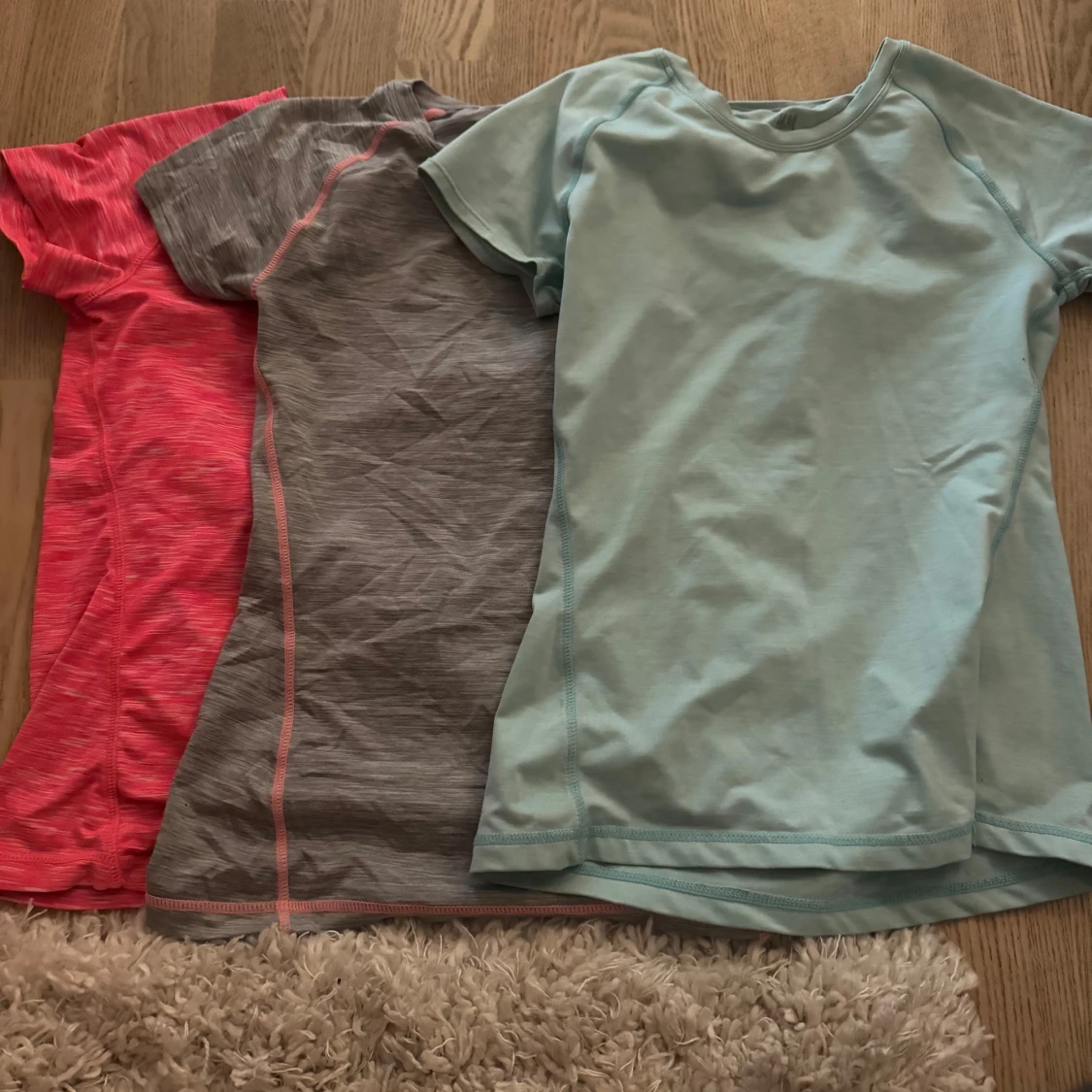 3 sport t-shirts H&M