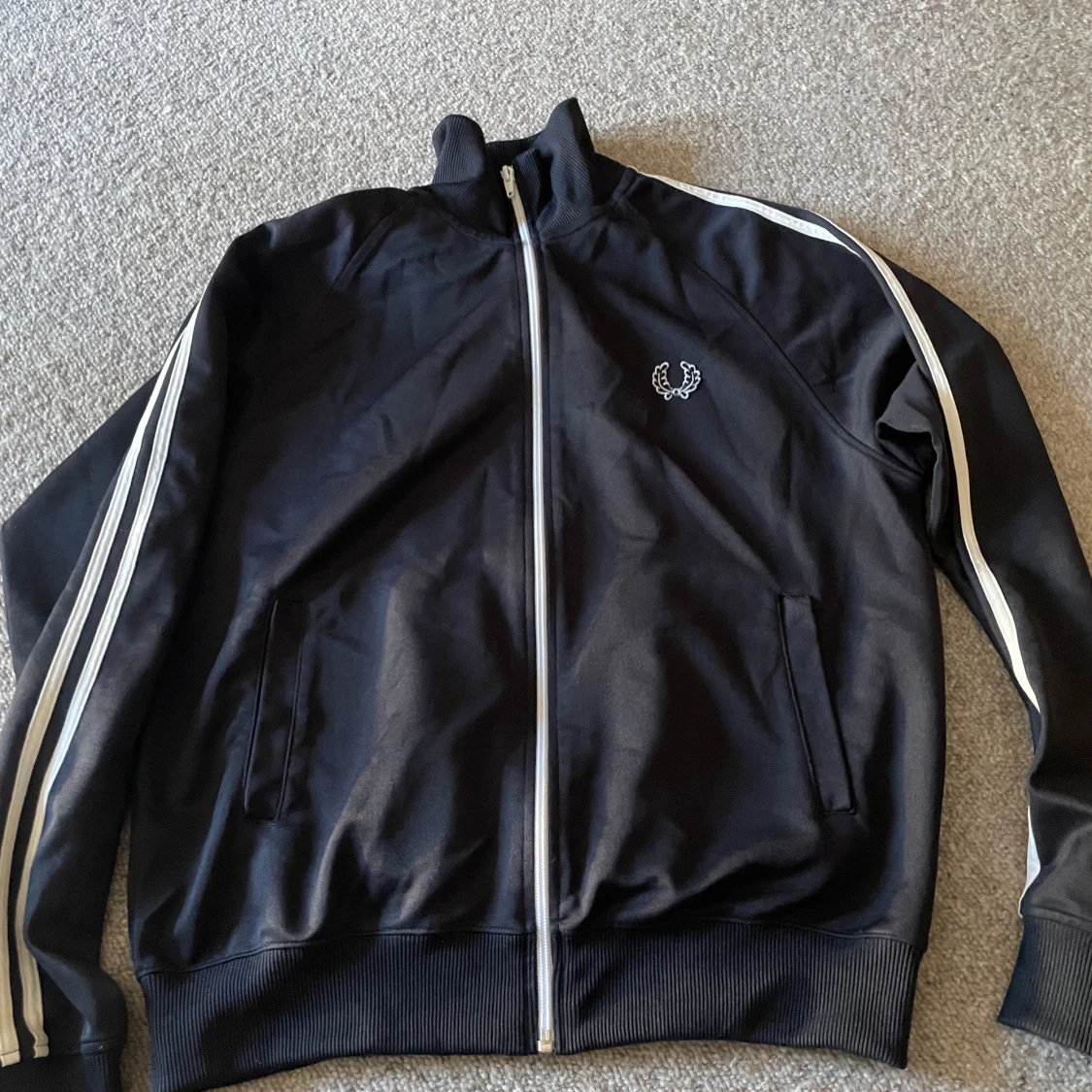 Svart Fred Perry track jacket M