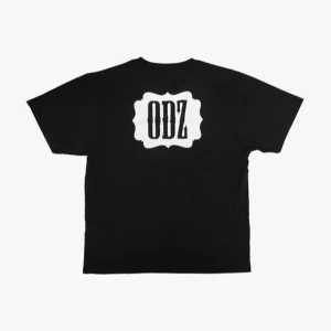Svart ODZ t-shirt med tryck - Helt ny inplastad , inte ens provad. Storlek M men sitter som L.