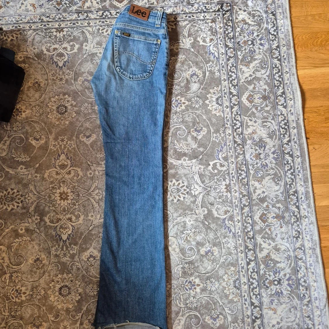 Blå bootcut jeans från Lee