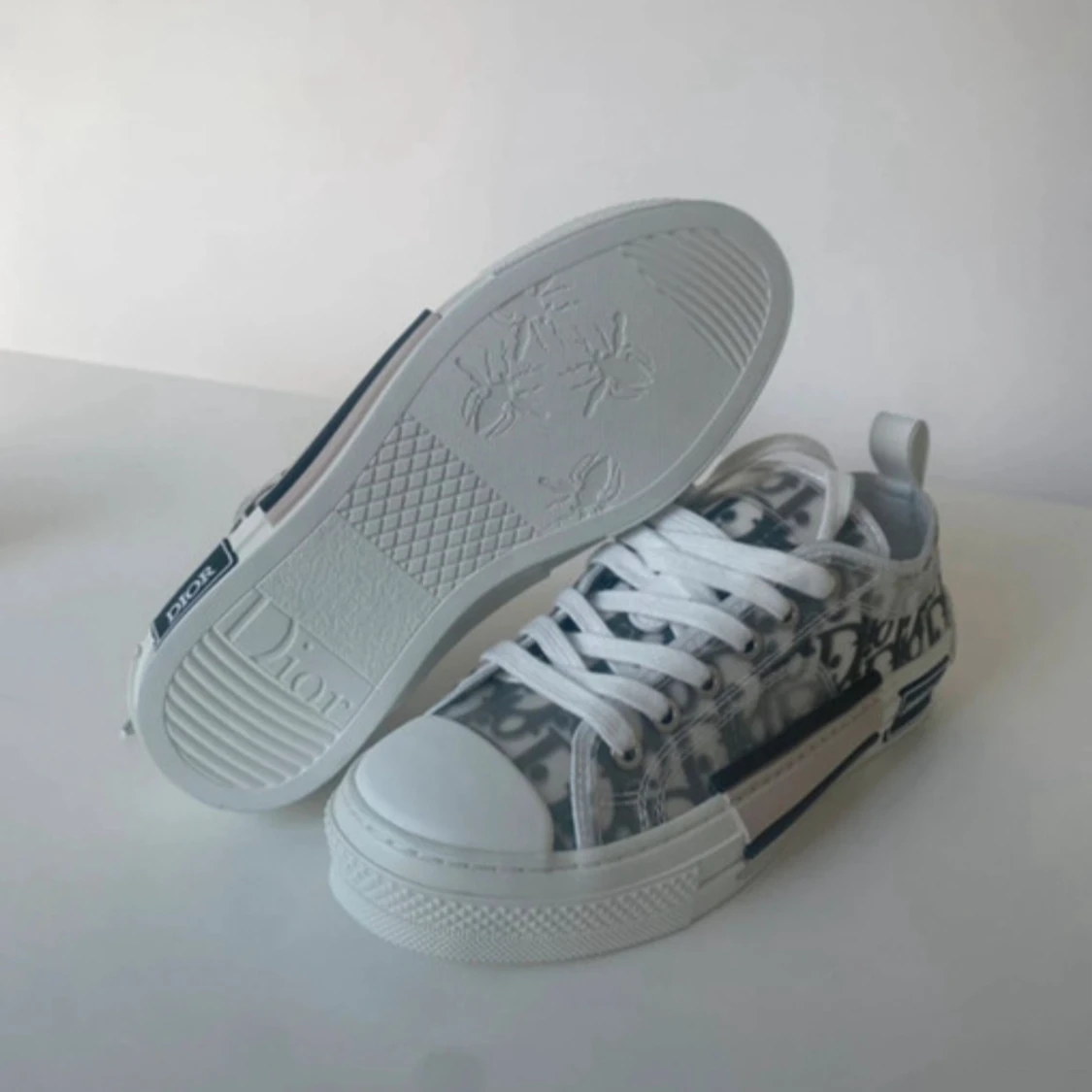 Dior B23 sneakers i vitt och grått - 1