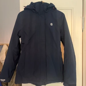 Skidjacka - Skidjacka, använd två säsonger, kom gärna med prisförslag💕