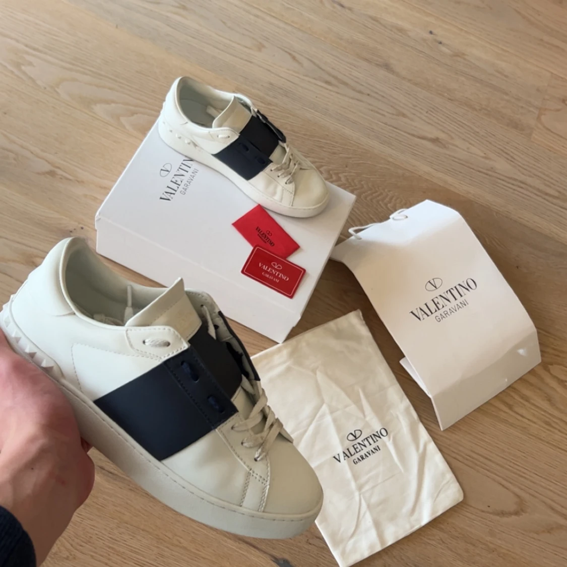 Valentino Open strl 41-42 marinblå