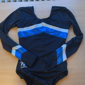 Sofia gf gymnastikdräkt - Använd ett fåtal gånger men ser helt ny ut. Skriv om ni har frågor!