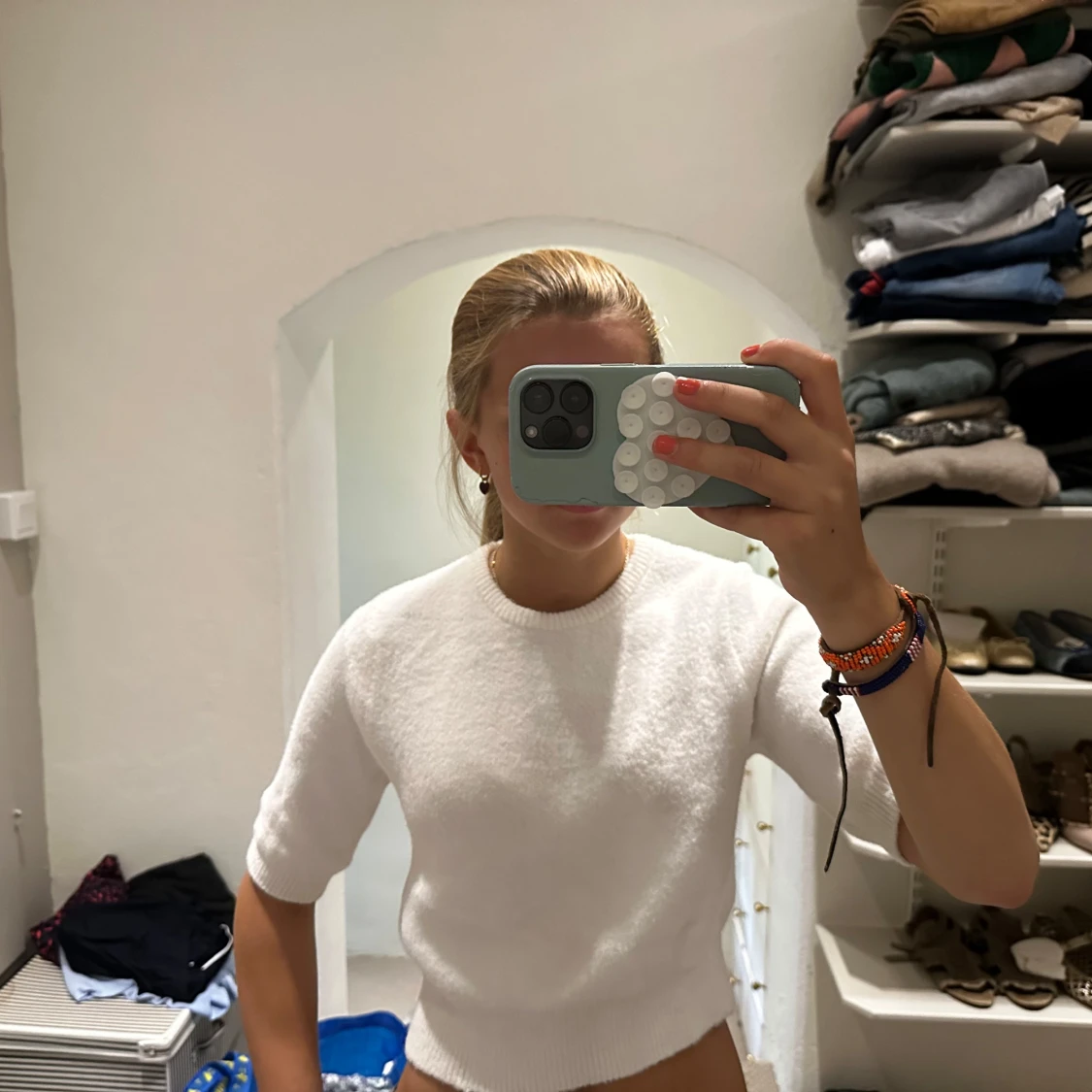 Vit stickad croppad topp