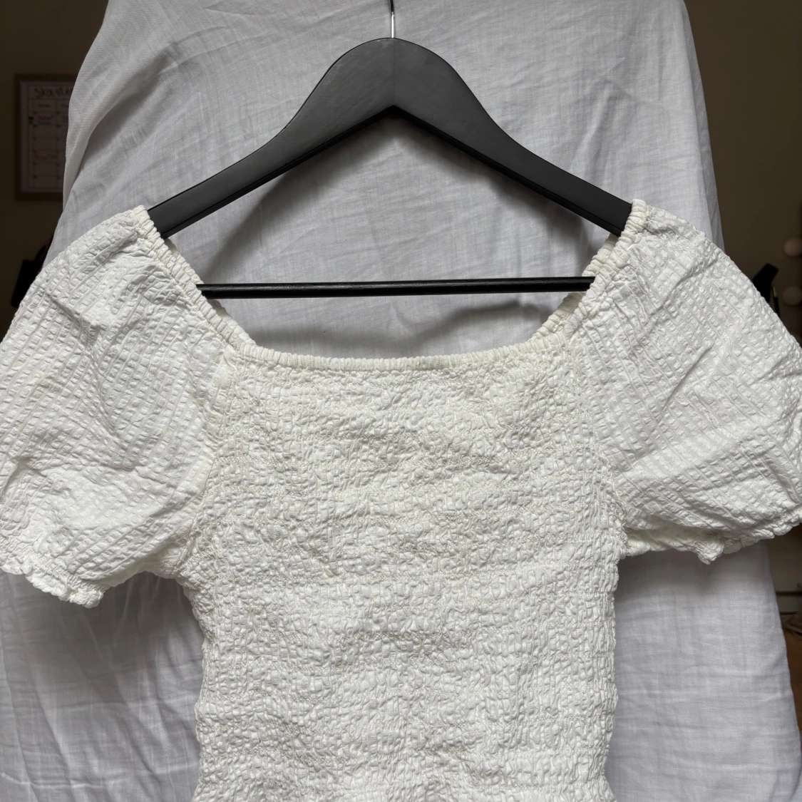 Vit topp med puffärm - 2