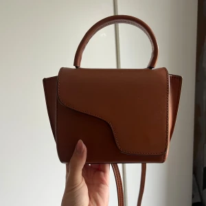 ATP atelier - Säljer min älskade ATP atelier väska! Säljer endast vid bra pris då fortfarande tycker om den. Hör av er vid frågor eller funderingar 💕