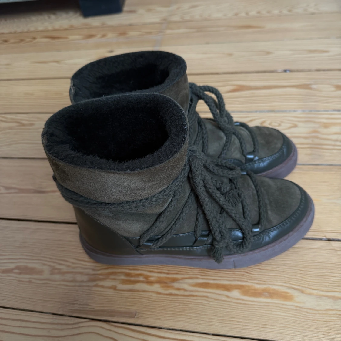 Mörkgröna Inuikii boots i mocka - 4