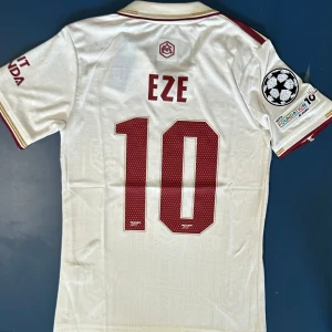 Eze Arsenal Fotbollströja  - Helt ny Eze Arsenal Fotbollströja. Finns i storlek S och M. Player version.