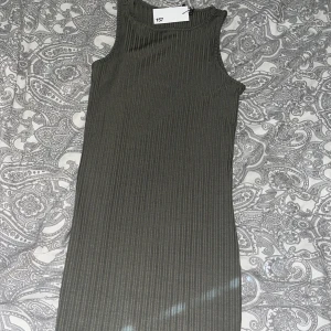 klänning - mycket bra lång klänning. Inte använt 