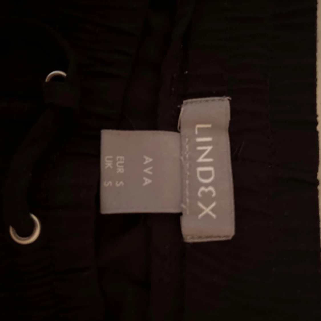 Svarta mjukisbyxor från Lindex - 2