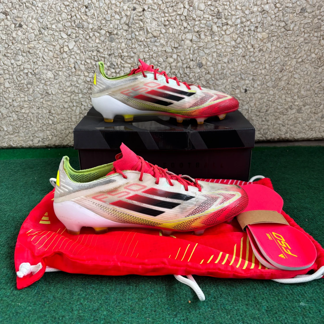 Adidas F50 fotbollsskor röd/vit - 1
