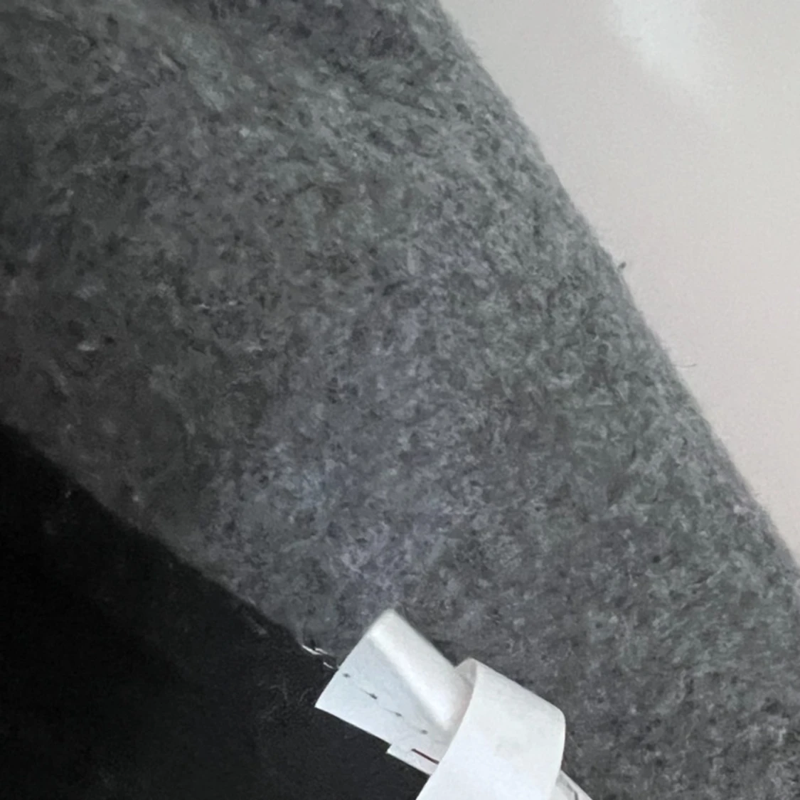 Grå kappa med fuskpälsdetaljer - 2