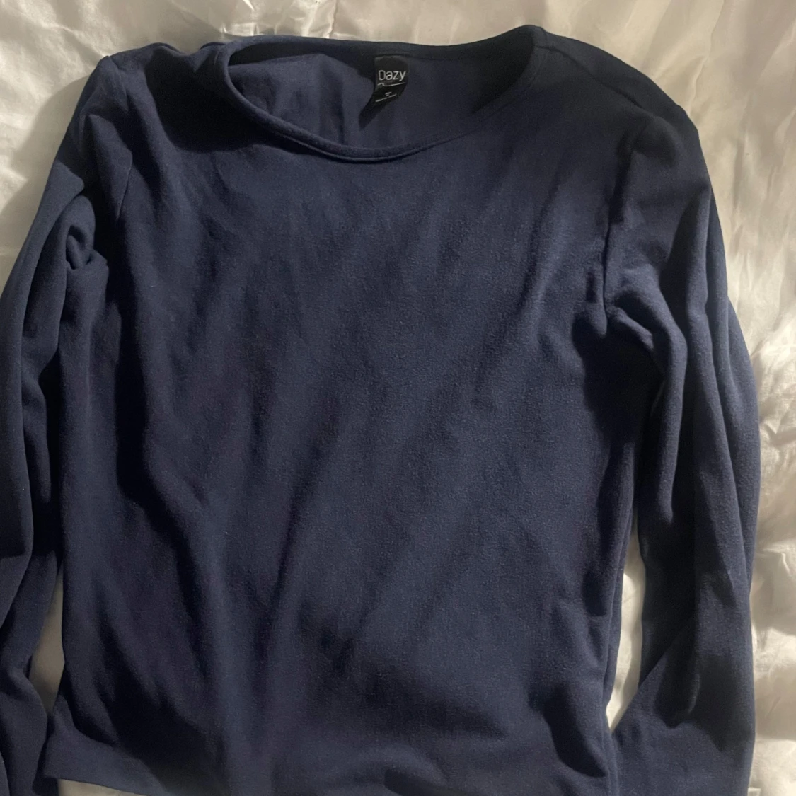 Mörkblå långärmad tröja från Dazy