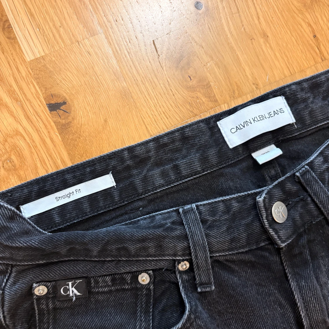 Svarta straight fit jeans Calvin Klein