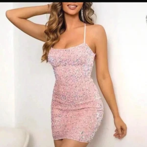 Glitter klänning  - Nytt skick