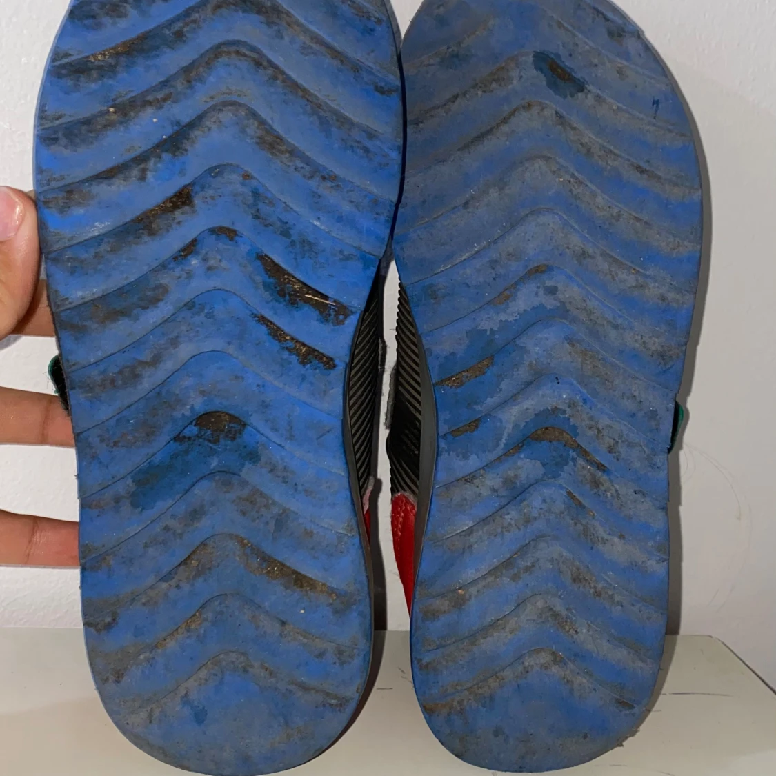 Svarta sneakers med blå detaljer - 3