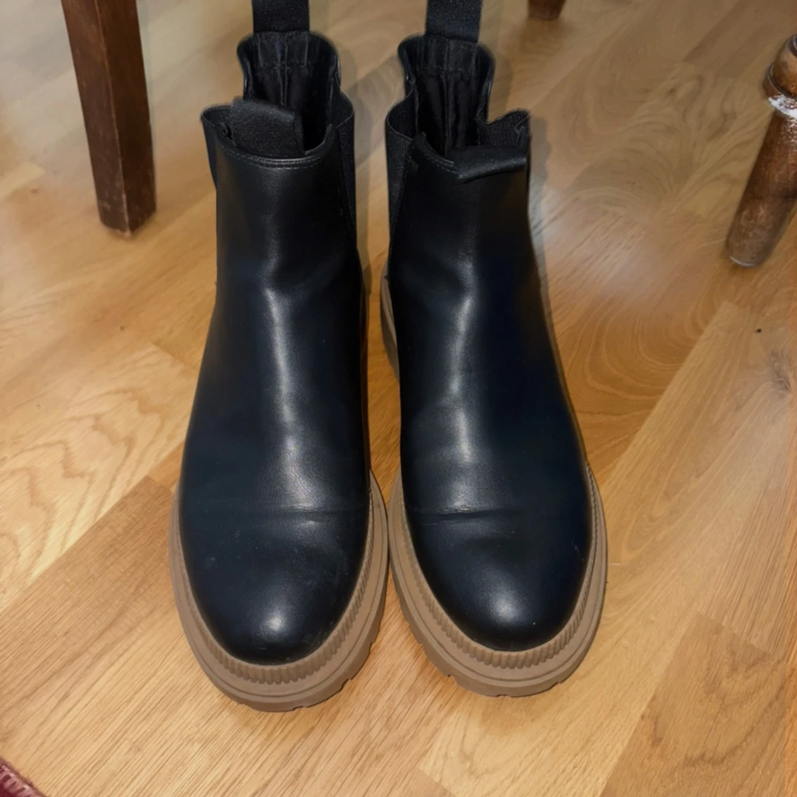 Svarta chelsea boots med chunky sula