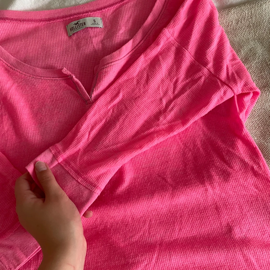 Rosa ribbad tröja från Hollister - 2