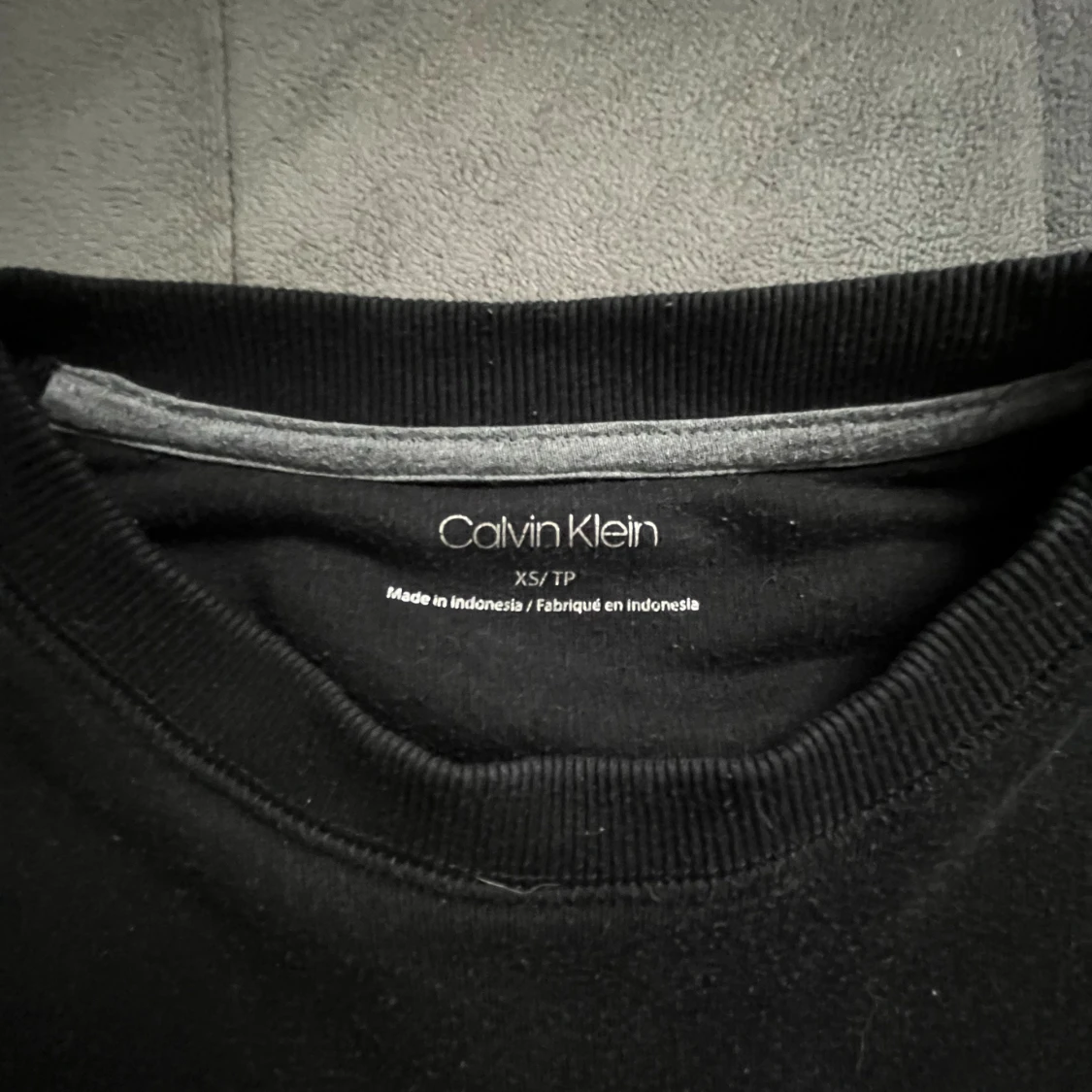 Svart sweatshirt från Calvin Klein XS - 2