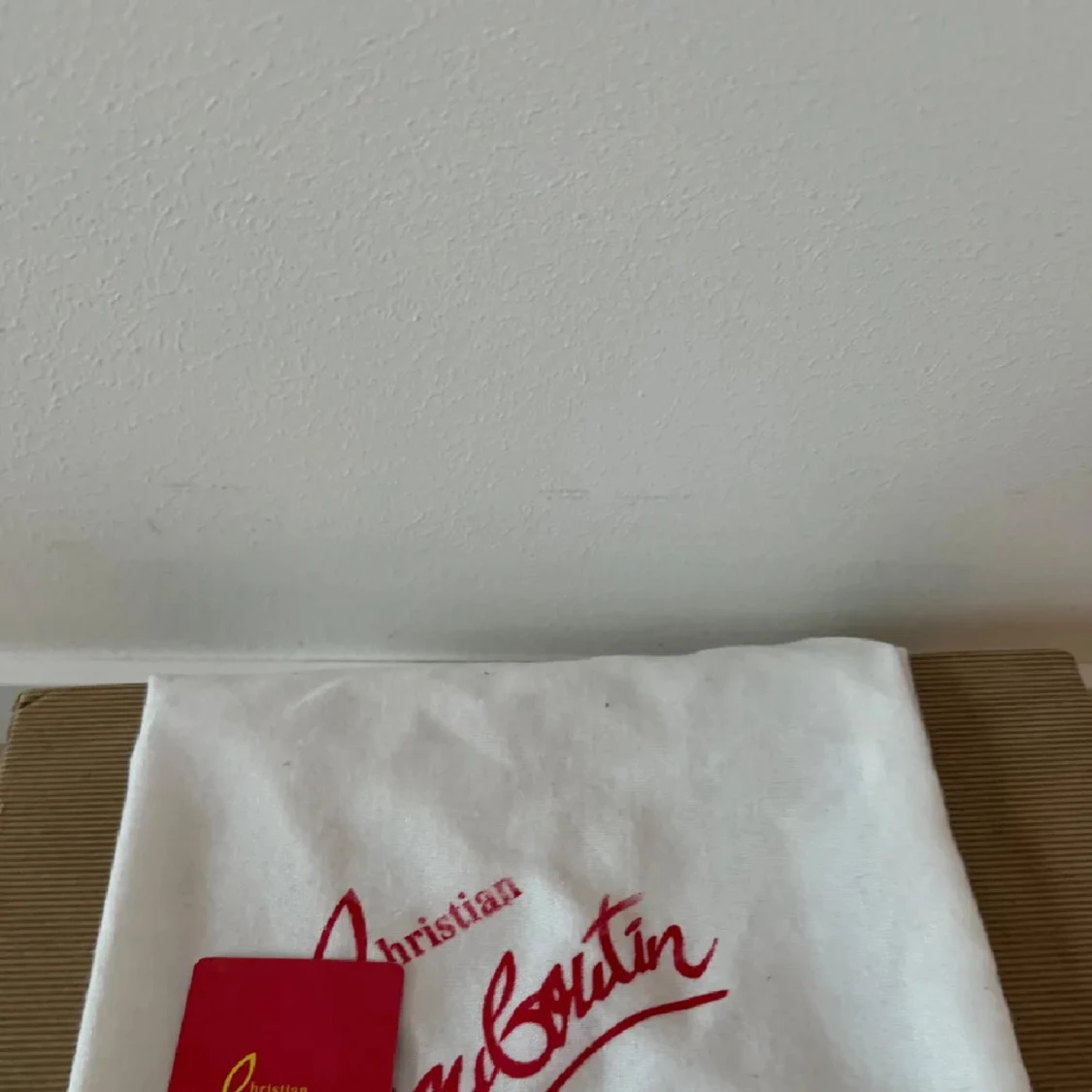 Säljer/byter ett par Christian Louboutin  - 3