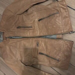 Brun skinnjacka - Supper cool jacka💕💕💕