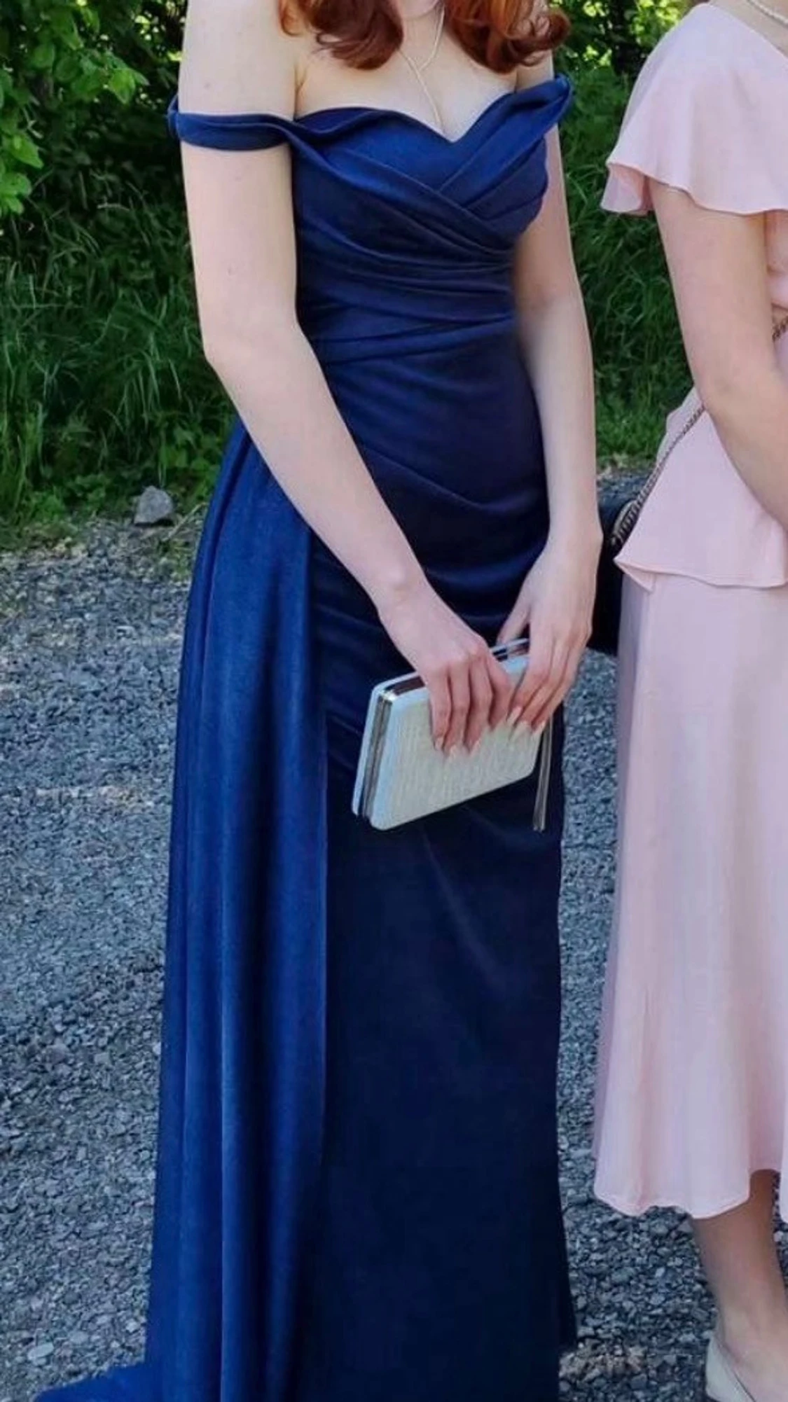 Marinblå offshoulder långklänning