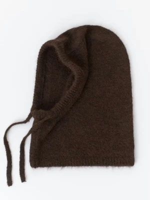 Populär brun balaclava från ginatricot - Säljer denna mörkbruna balaclavan som är helt slutsåld på ginatricot. Helt ny med prislapp kvar, har endast testat så den har aldrig använts. Pris kan diskuteras💗