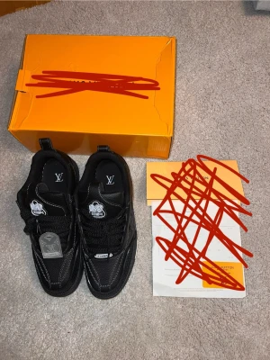 Skate - Kom pm för fler bilder. 10/10 skick helt nya. Aldrig använda.