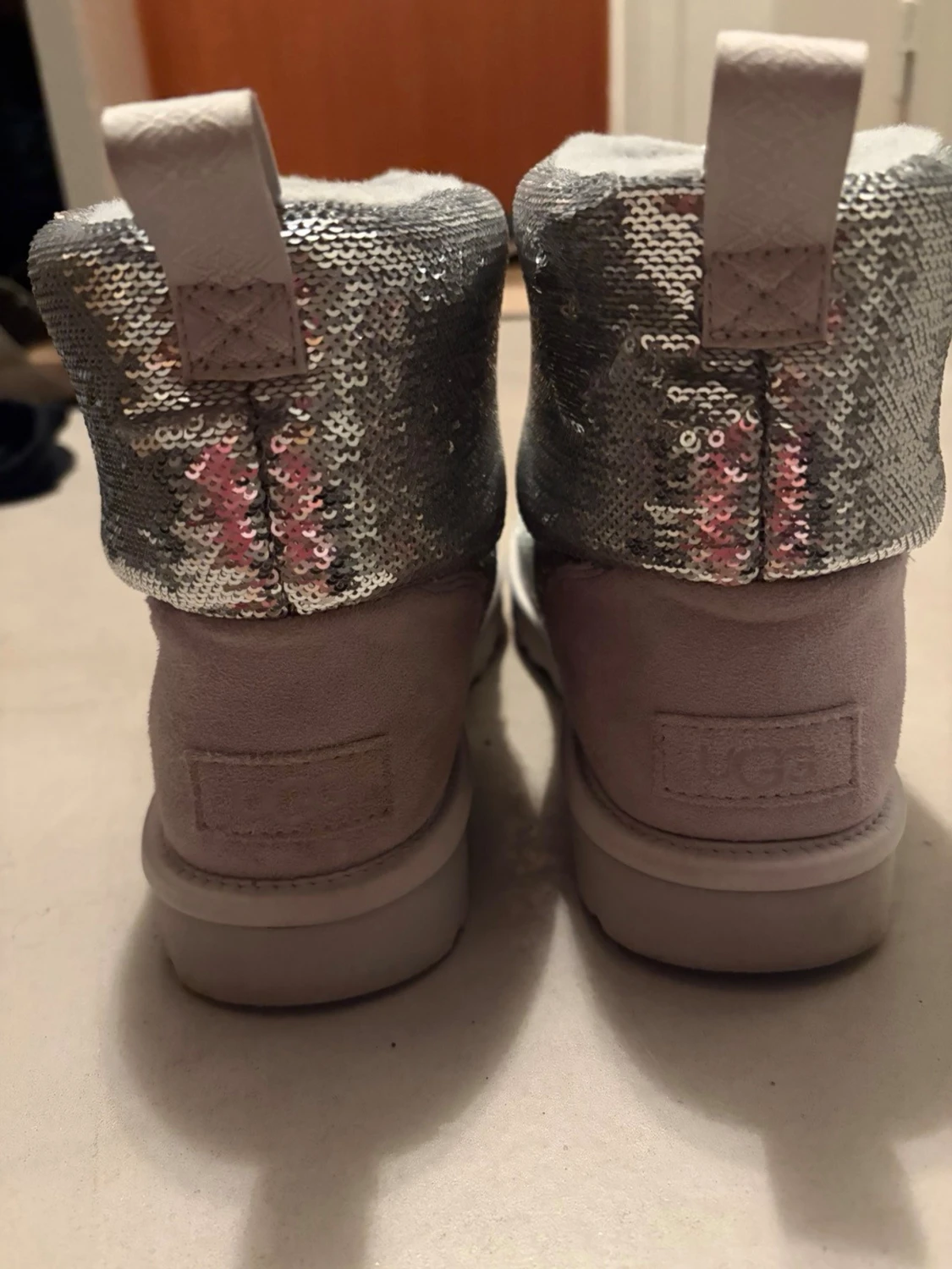UGG boots med silverpaljetter
