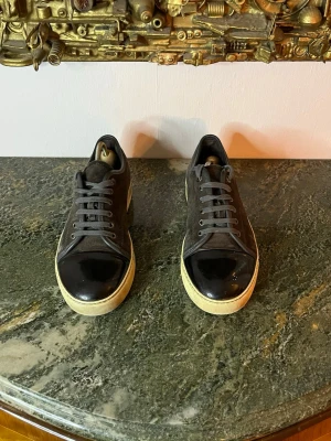 Lanvin DDB1 skor - Lanvin skor | Bra skick | Nypris 5000kr | Pris 2199 | Storlek Uk 7 vilket motsvarar 41 Hör av dig vid minsta fråga eller fundering📩