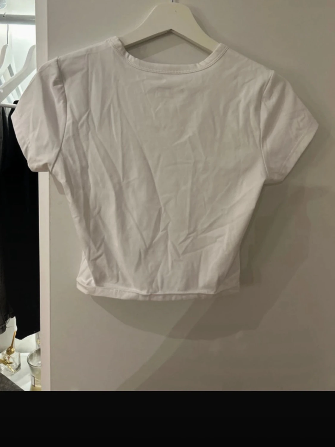 Vit croppad topp från New Apparel - 1