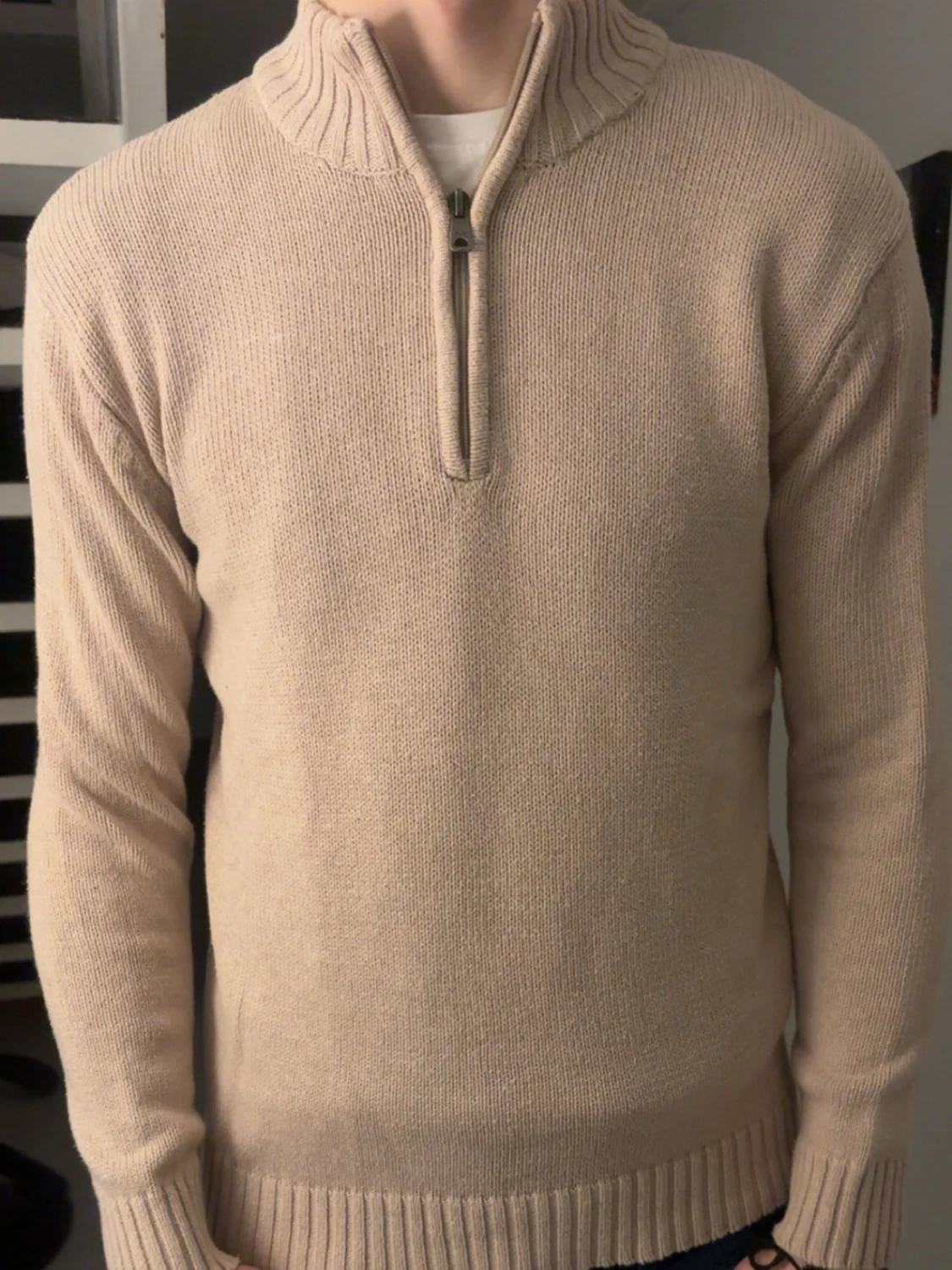 Beige stickad tröja med half zip