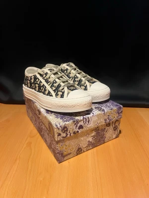 Dior skor dam - Bara att komma med frågor💕💕kvitto finns