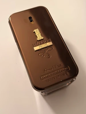 1 Million Privé | 50ml - Denna är en tunnsådd parfym som är svår att få vantarna på: finns inte hos några återförsäljare. Återstår ungefär hälften av 50ml 