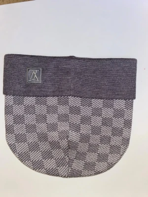 Fin mössa - Fin grå mössa