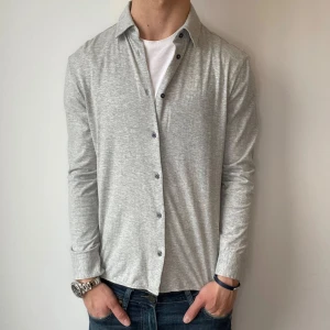 Bläck Skjorta - Extremt snygg och stilren ifrån BLÄCK | Strl - S | Skick - 10/10 | Nypris - ca 800kr | För ytterligare frågor är det bara att skriva 🗣️