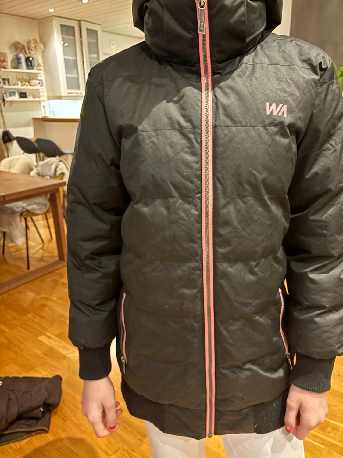 Svart pufferjacka från warp - 1