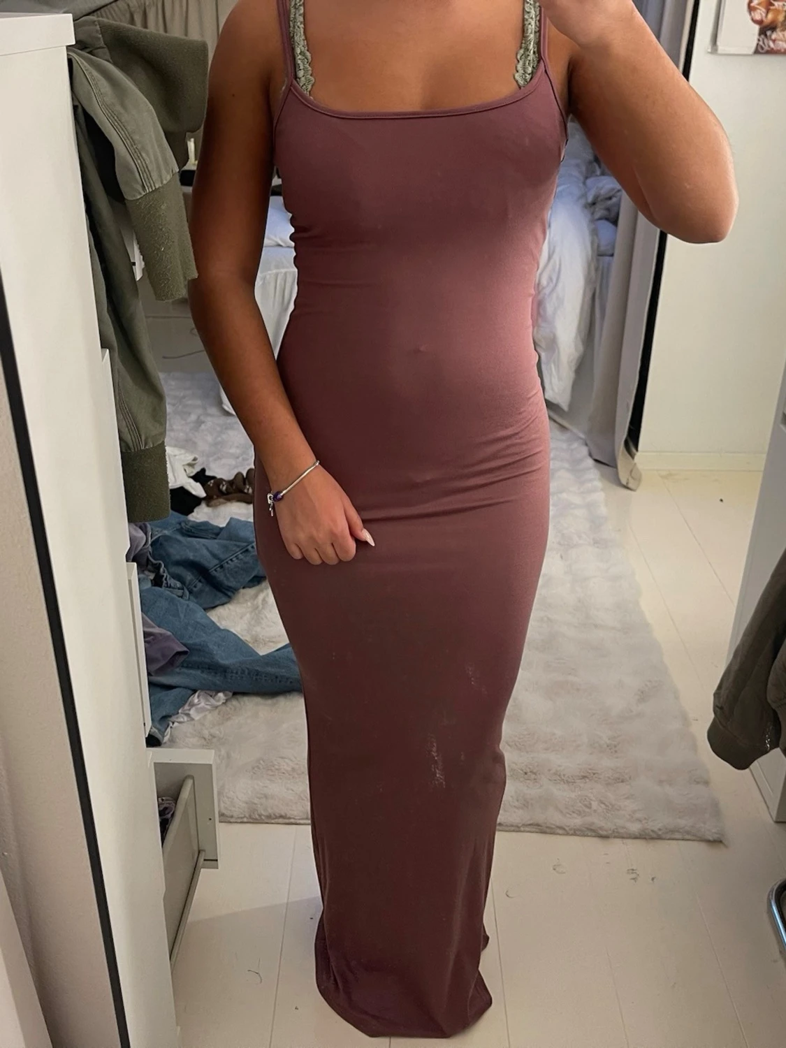 Brun långklänning med smala axelband