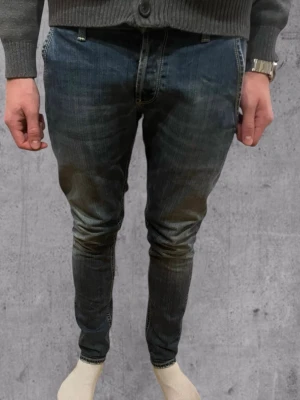 Mörkblå DonDup jeans  - Dondup Jeans Modell: konor 10/10 skick  Storlek w31 Modellen är 184cm lång Pris går att diskutera 🤝 Hör av er vid frågor:)
