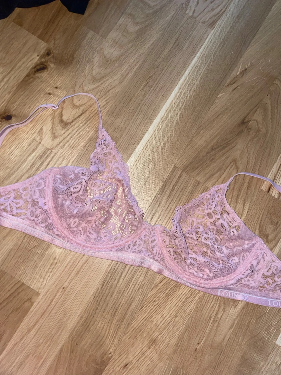 Rosa spetsbralette från Lounge - 1