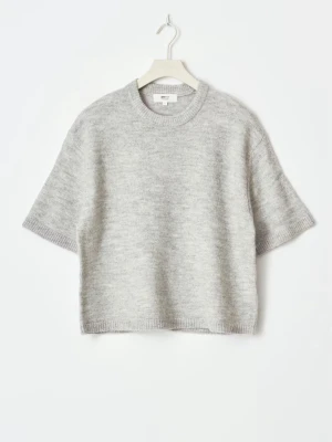 Grå stickad tröja Gina young  - Grå stickad tröja strl 146/152 säljer för den börjar bli för liten skriv gärna för fler bilder!!🤞🏼❤️