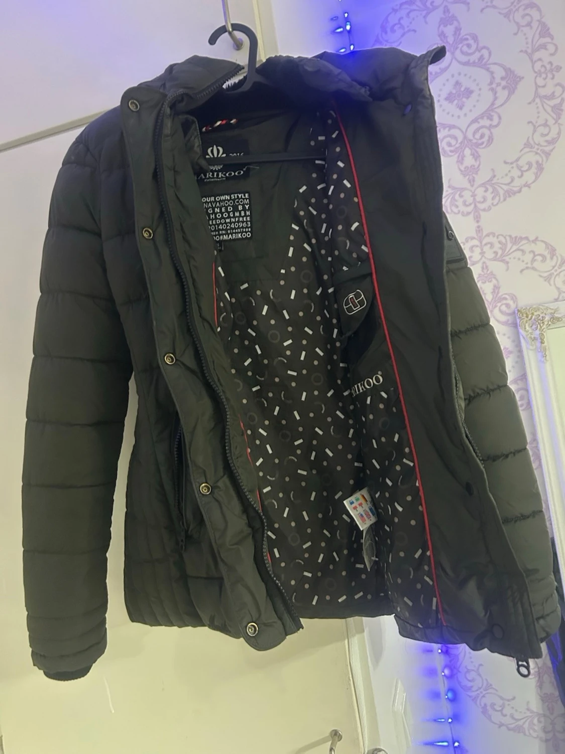 Mörkgrå pufferjacka från Marikoo - 2