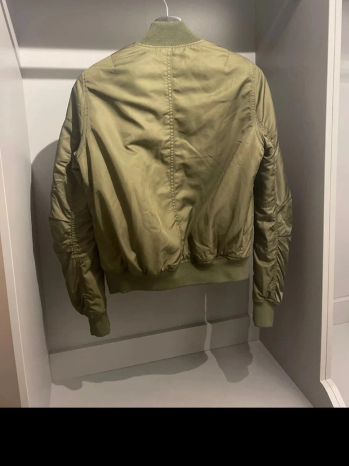 Olivgrön bomberjacka från Topshop - 1