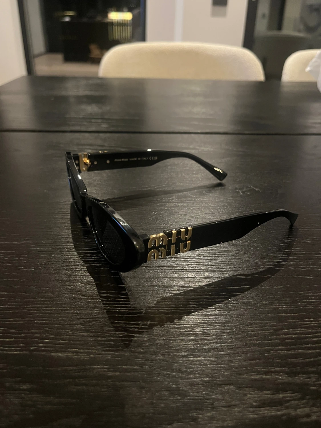 Svarta cat eye solglasögon Miu Miu - 1