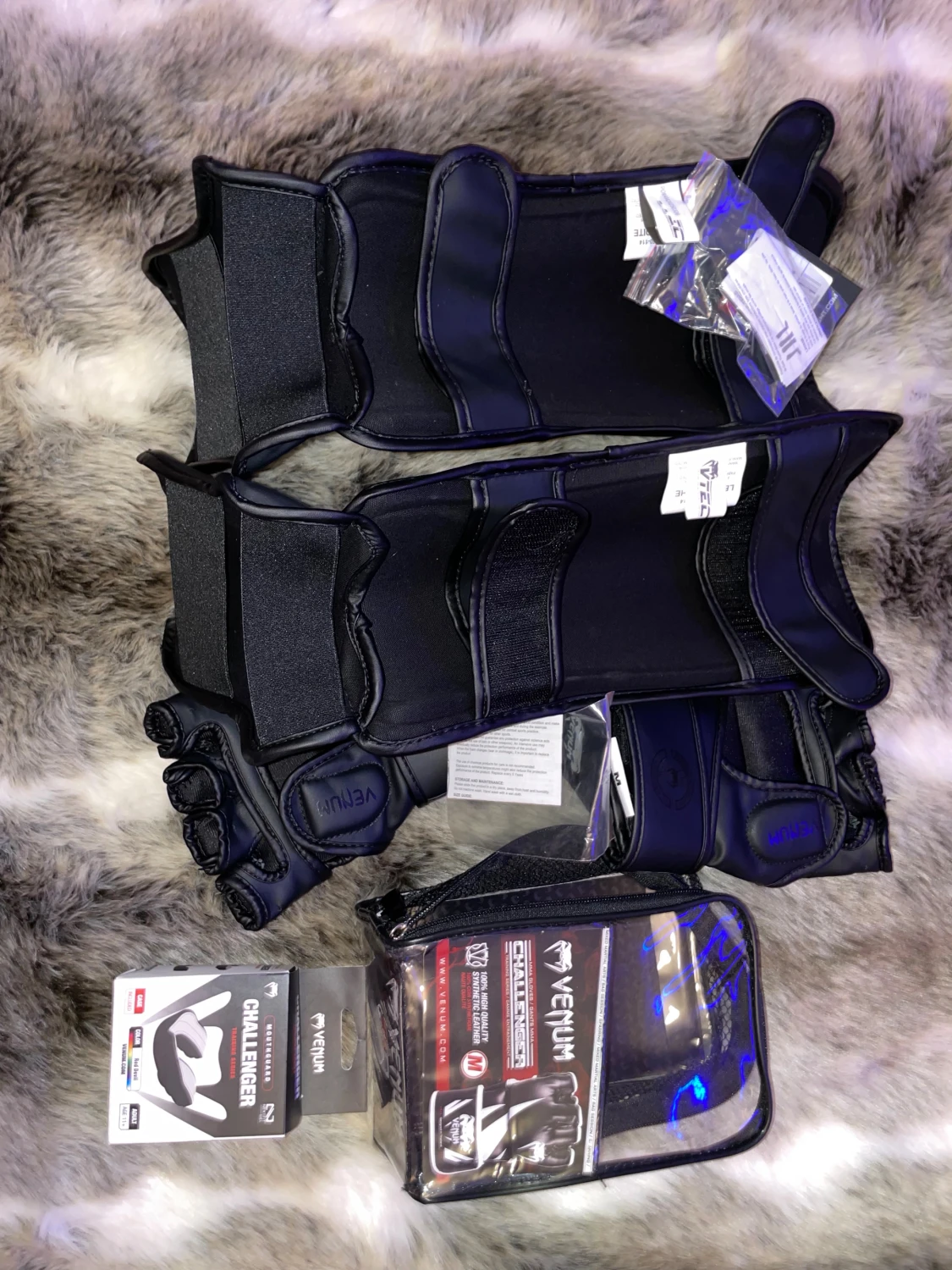 Svarta MMA handskar från Venum - 1