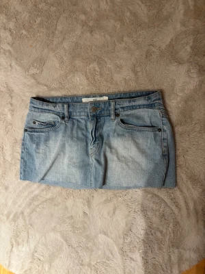 Jeans kjol - Jeans kjol i storlek 38/M